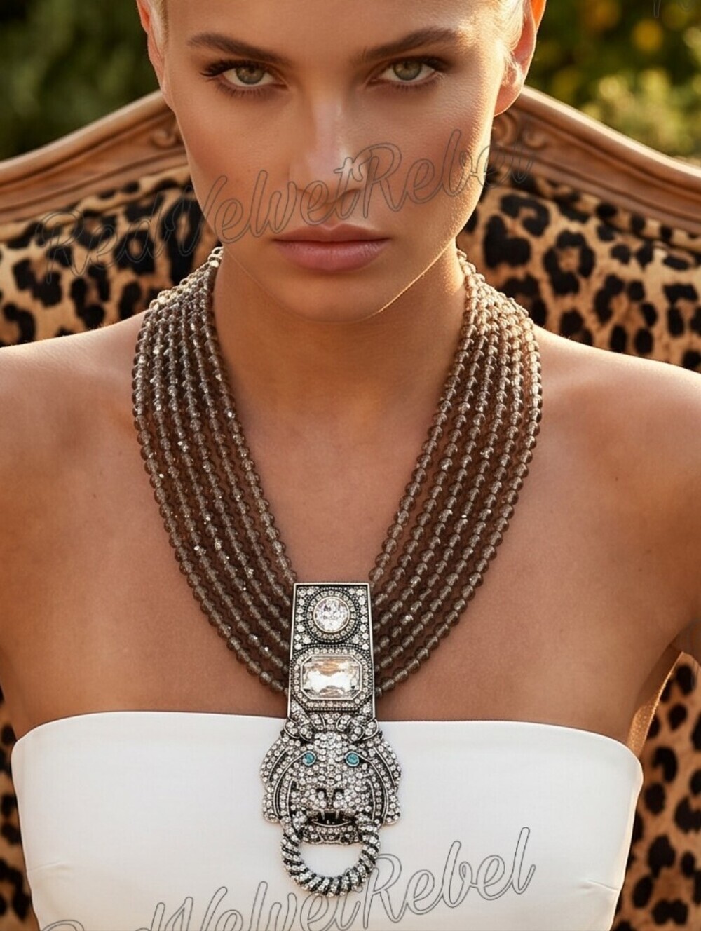 Vtg. Estate Avant Garde Vintage Style Heavy Retro Crystal Lion Face Necklace